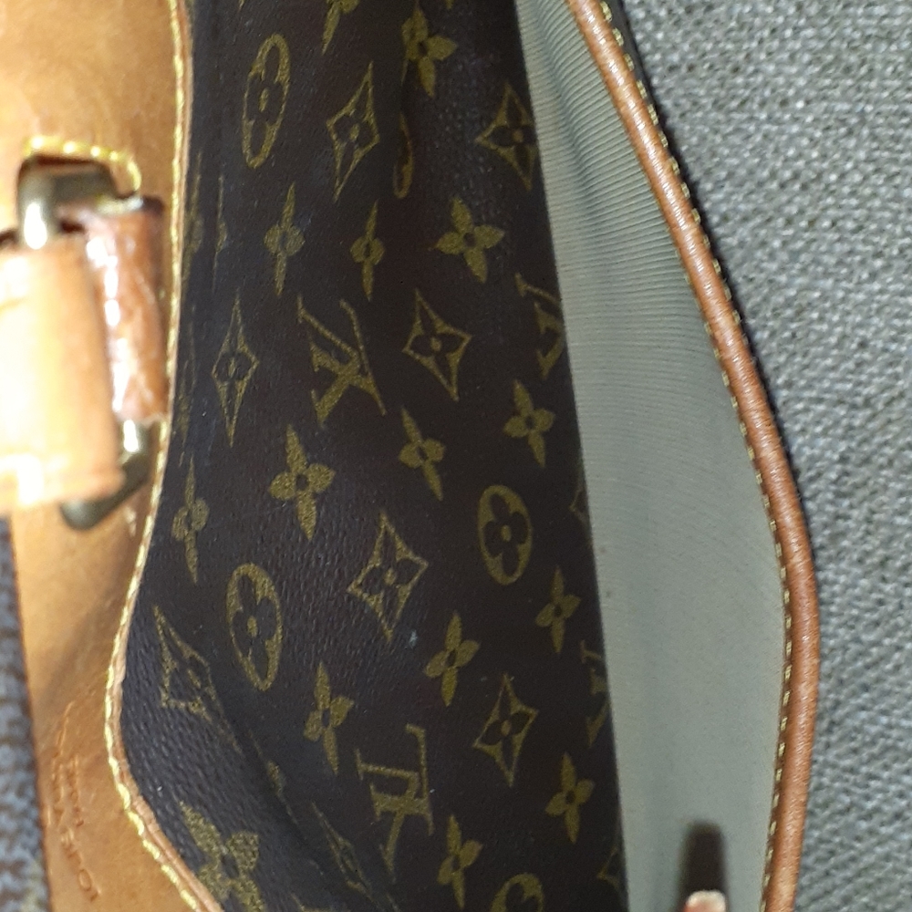 Vintage Louis Deauville Bag - Picture 12 of 16